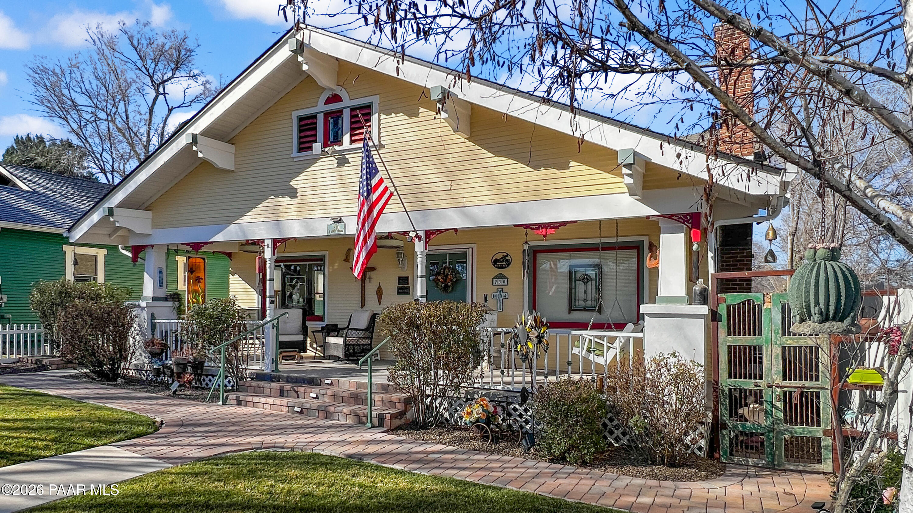 230 N Mount Vernon Avenue