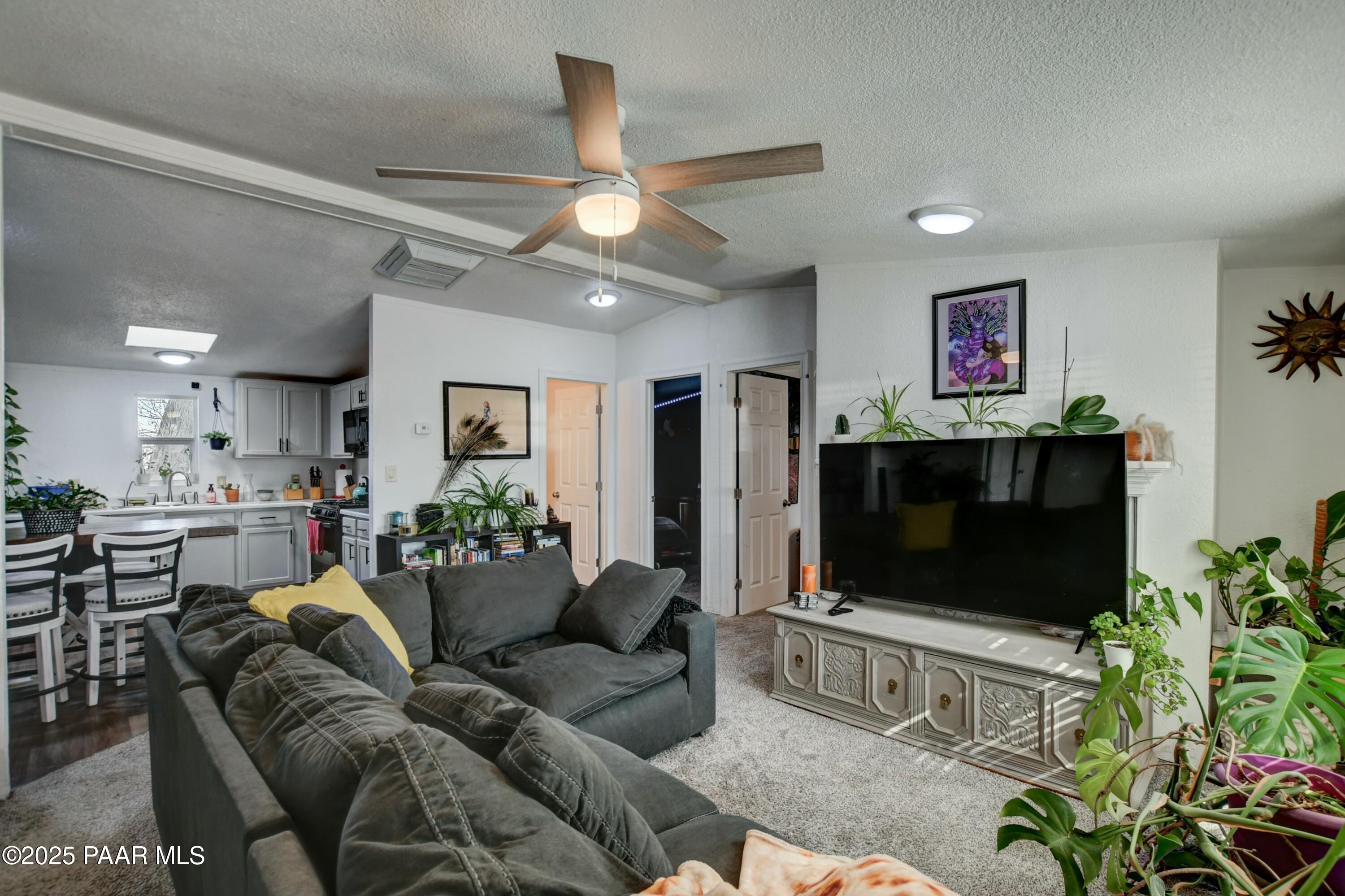 325 W Acapulco Way