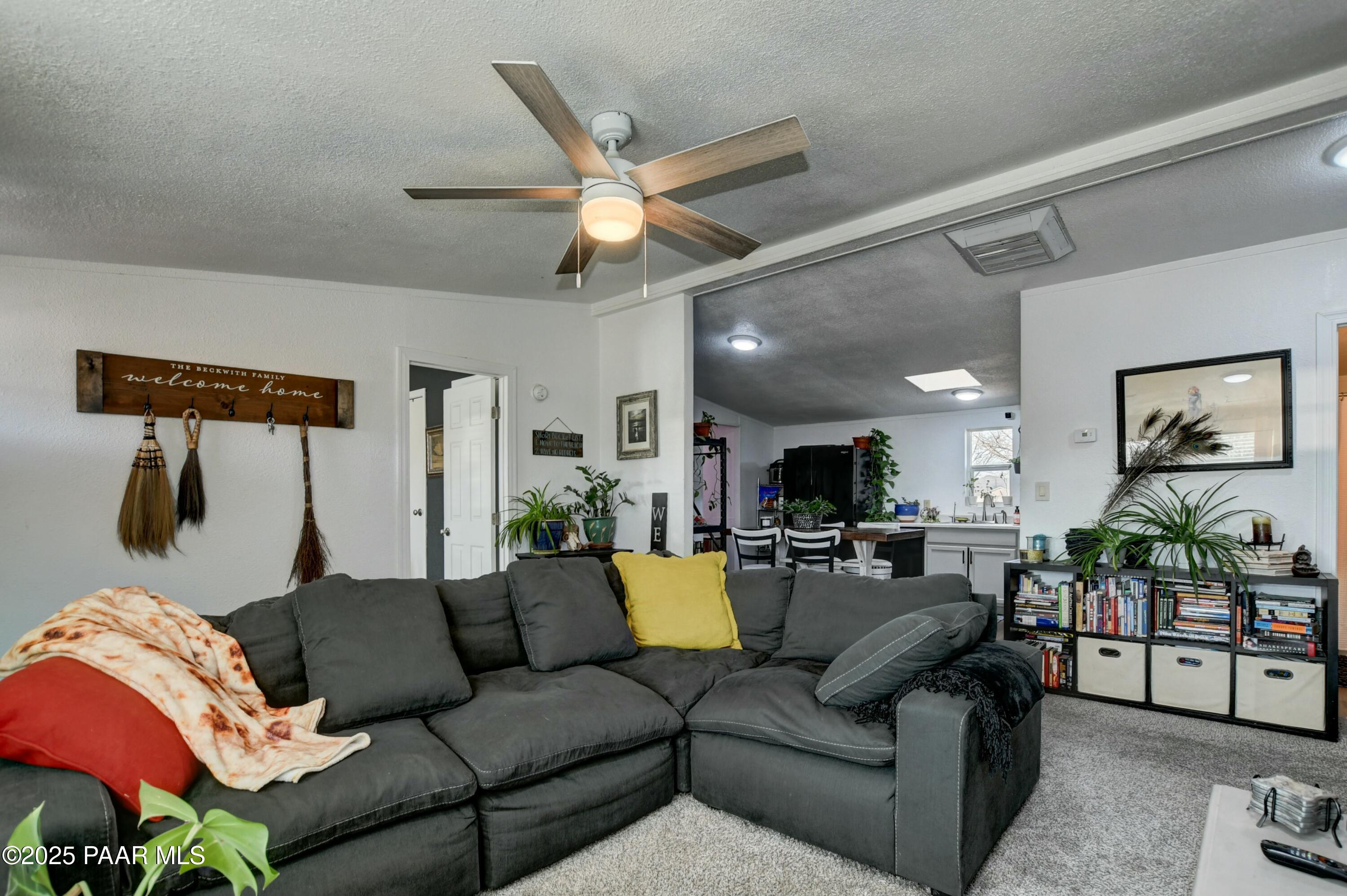 325 W Acapulco Way