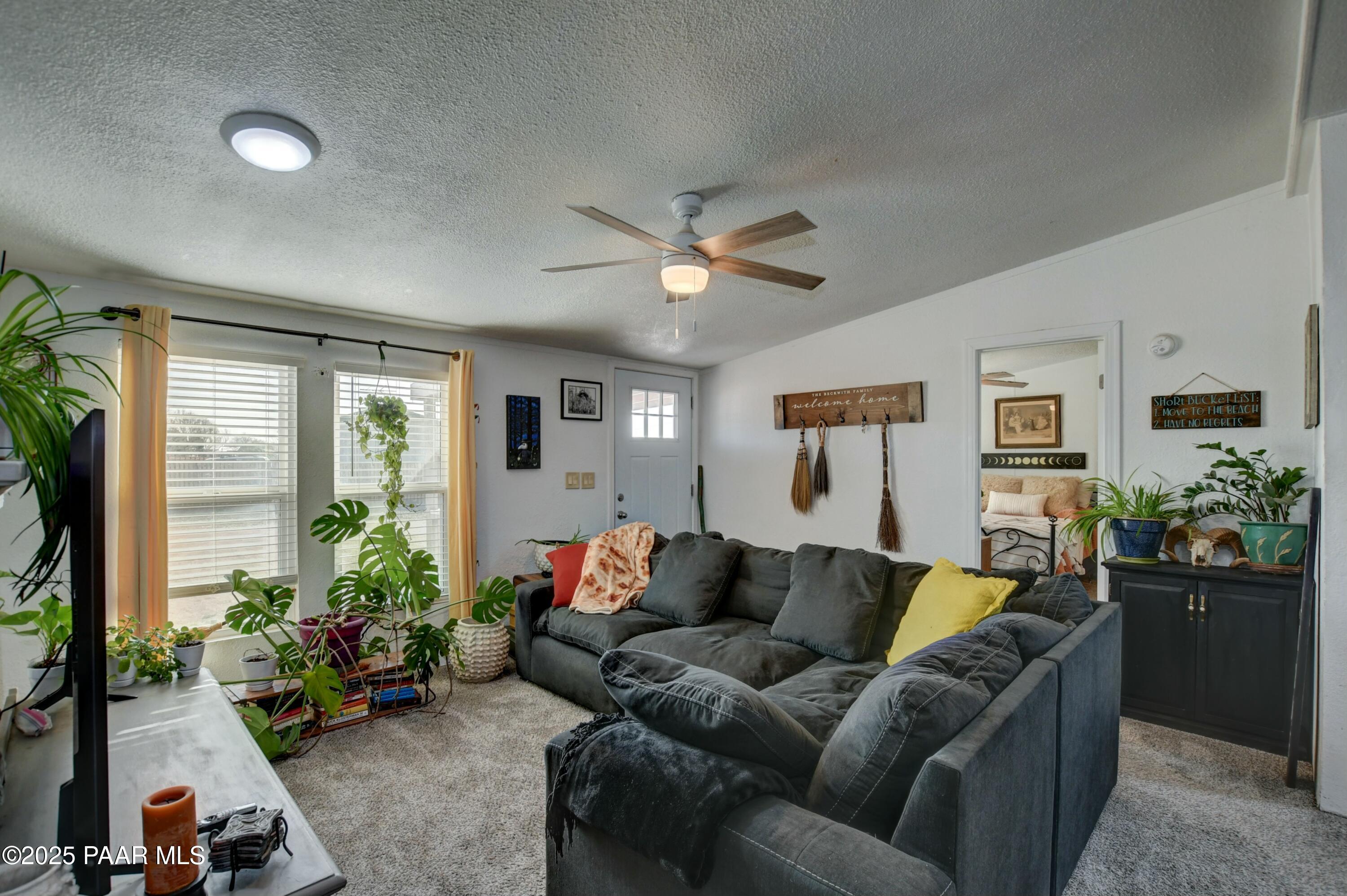 325 W Acapulco Way