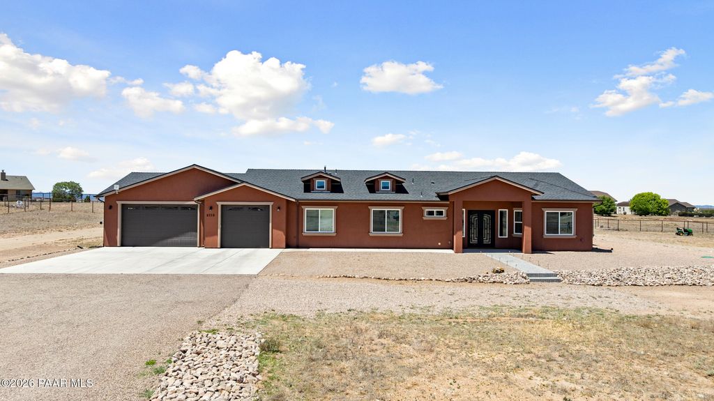 Photo of 8558 N Grass Vly Lane, Prescott Valley, AZ 86315 (MLS # 1082237)
