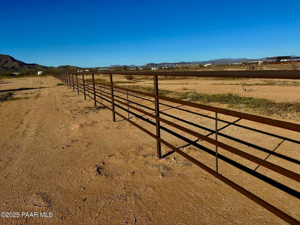 Photo of Xx00n W Bays Road, Wickenburg, AZ 85390 (MLS # 1077372)