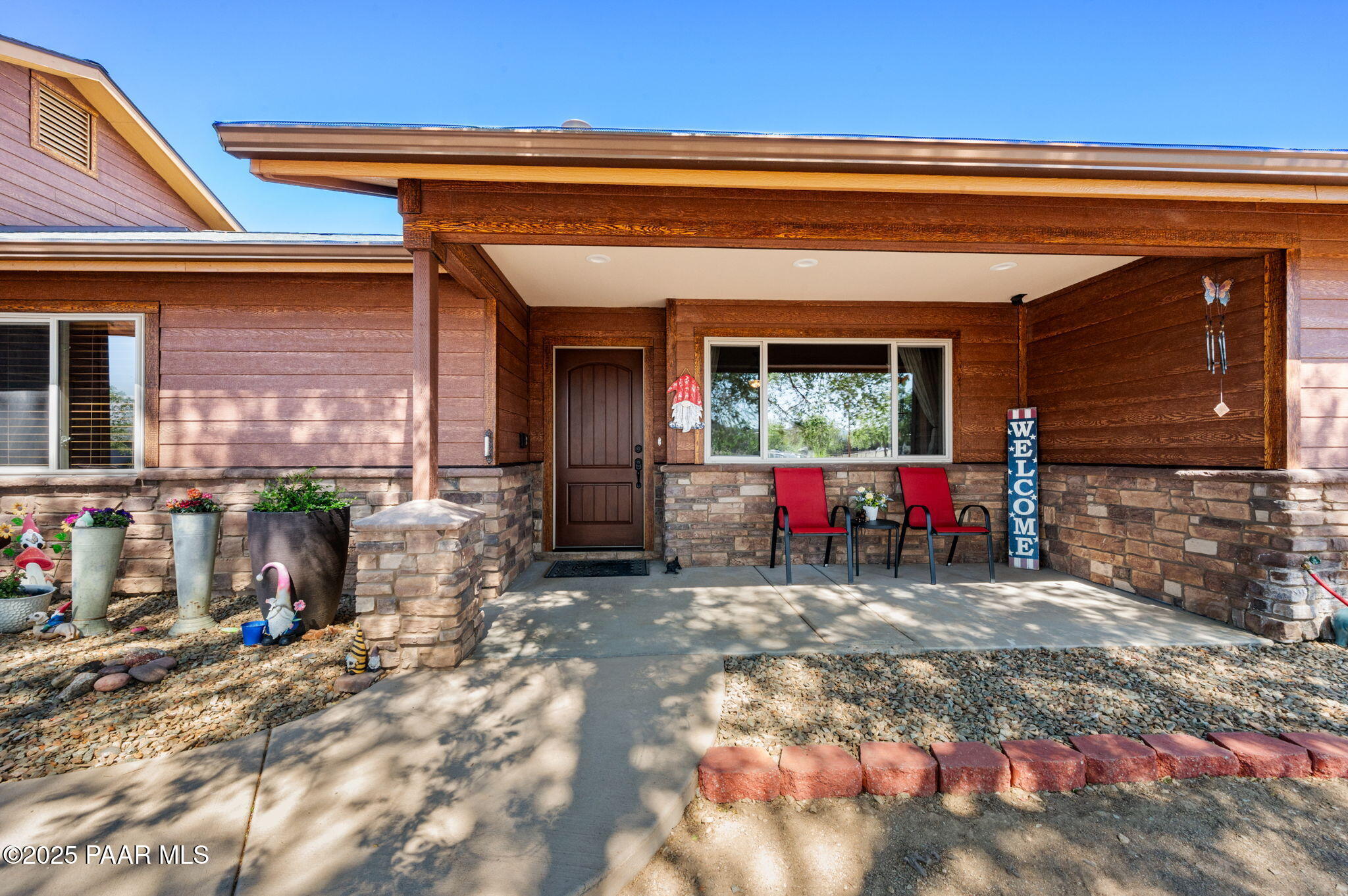 1501 W Kelly Drive