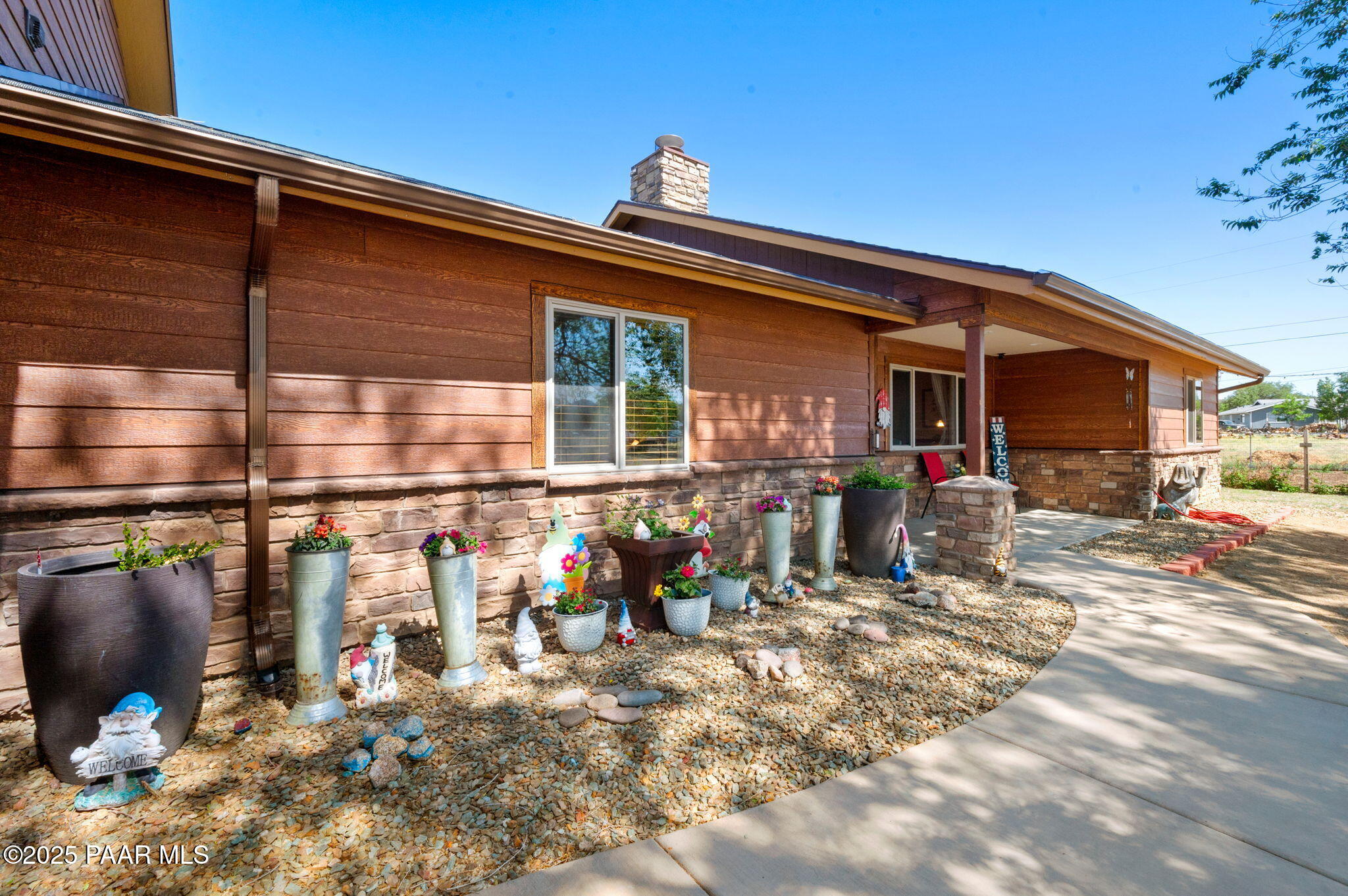 1501 W Kelly Drive