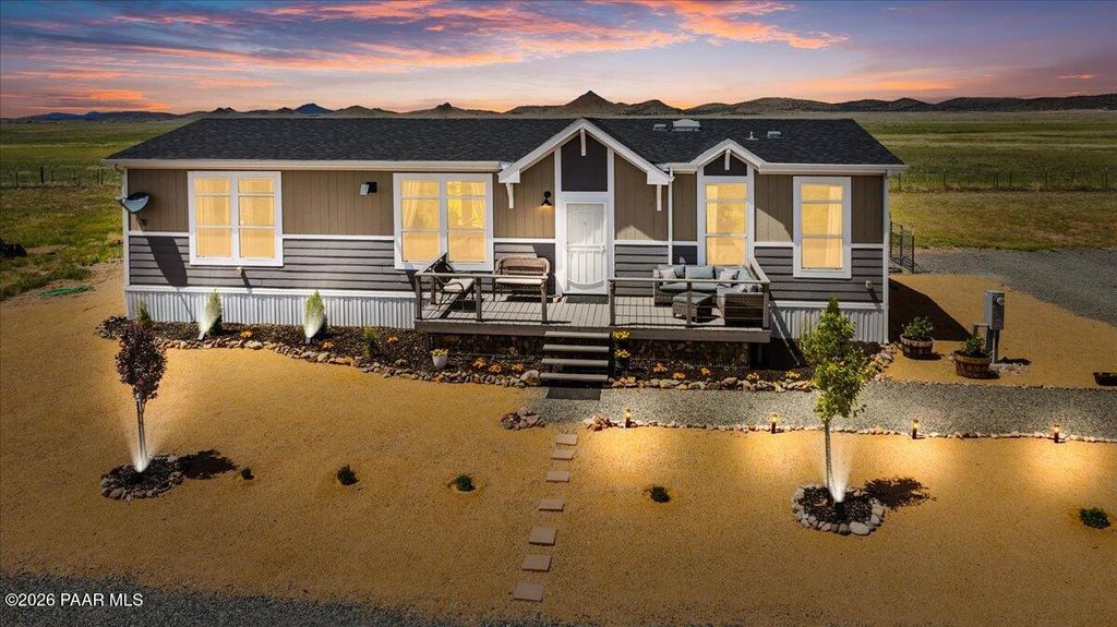 Photo of 12960 N Lodestar Road, Prescott Valley, AZ 86315 (MLS # 1081086)