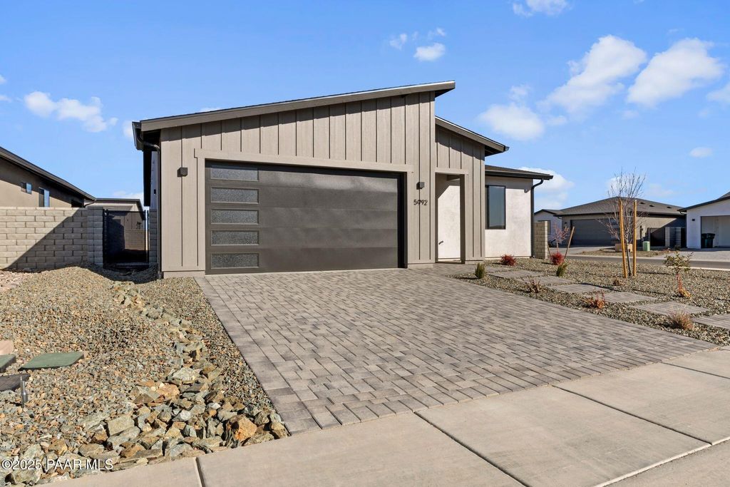 Photo of 5992 E Finch Place, Prescott Valley, AZ 86314 (MLS # 1078328)