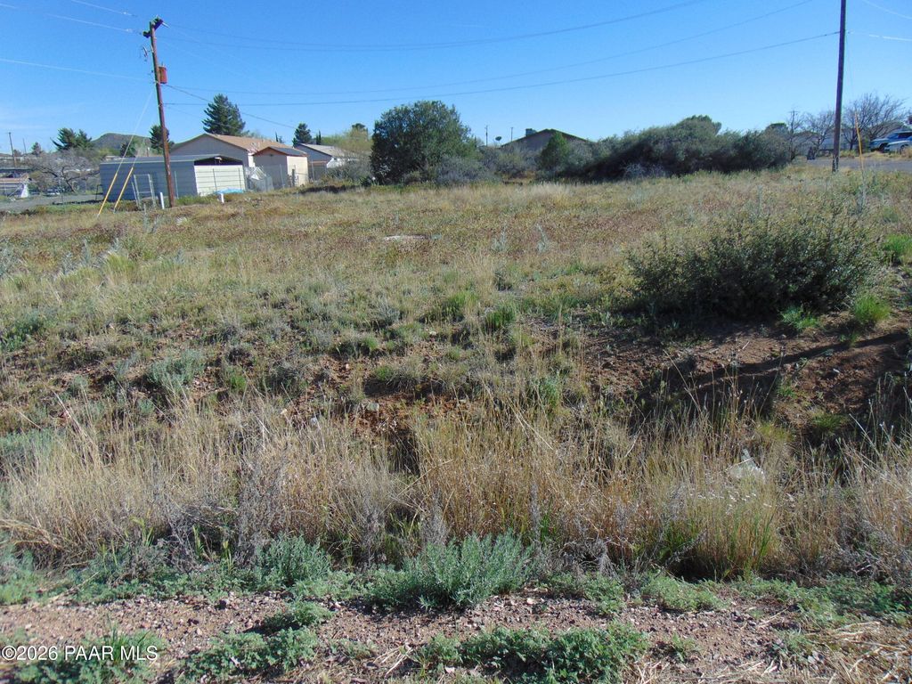 Photo of 16405 S White Rock Lane, Mayer, AZ 86333 (MLS # 1081163)