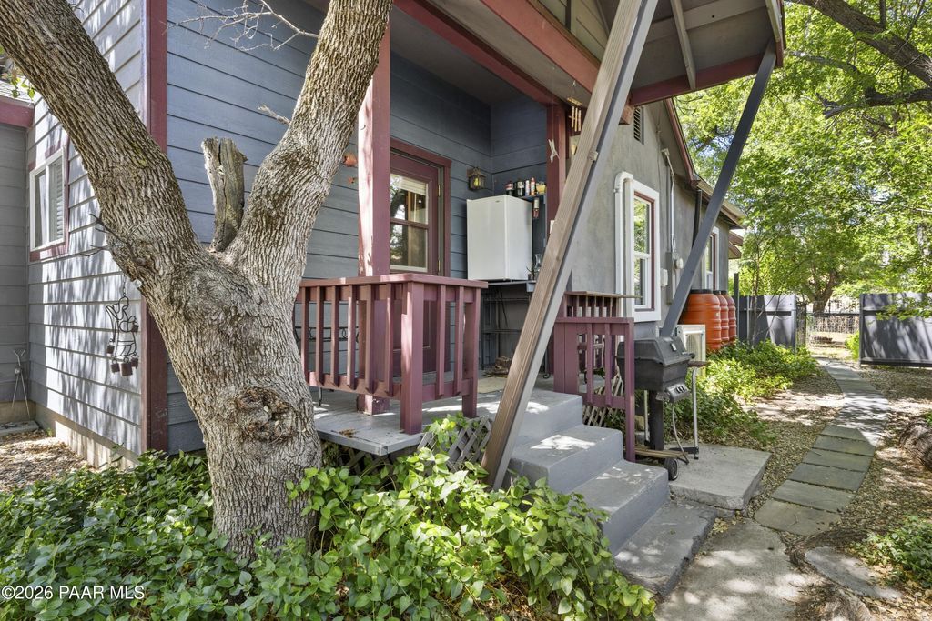 Photo of 105 Brush Street, Prescott, AZ 86305 (MLS # 1082457)