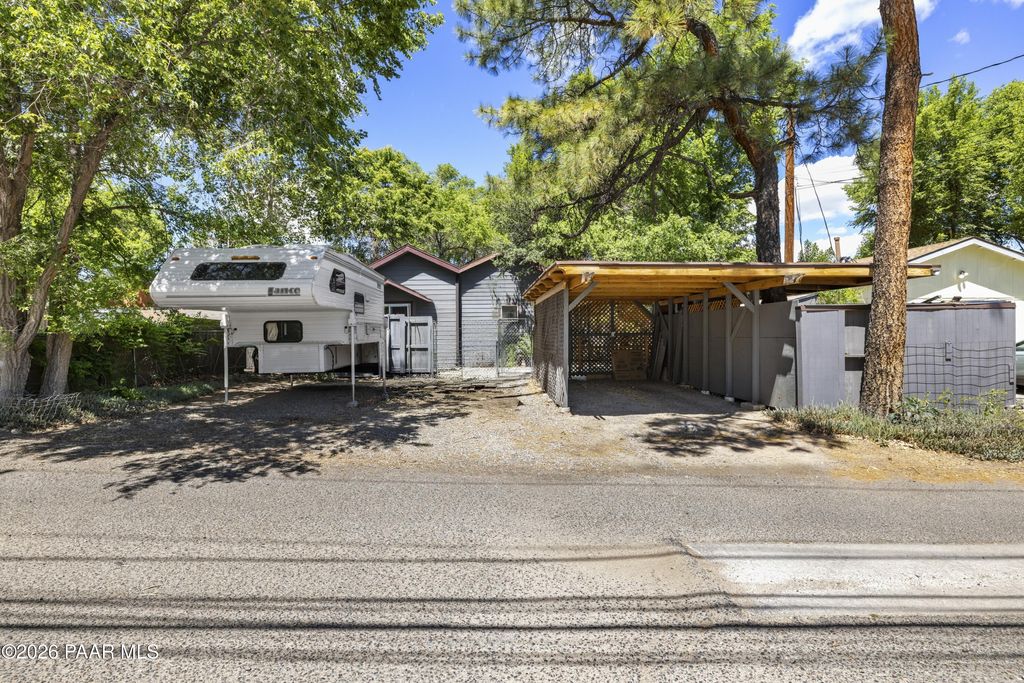 Photo of 105 Brush Street, Prescott, AZ 86305 (MLS # 1082457)