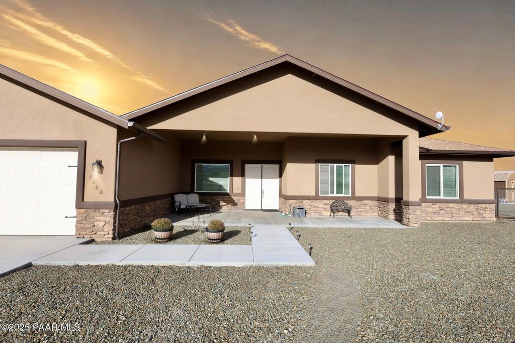 Photo of 9860 N Loper Road, Prescott Valley, AZ 86315 (MLS # 1076888)