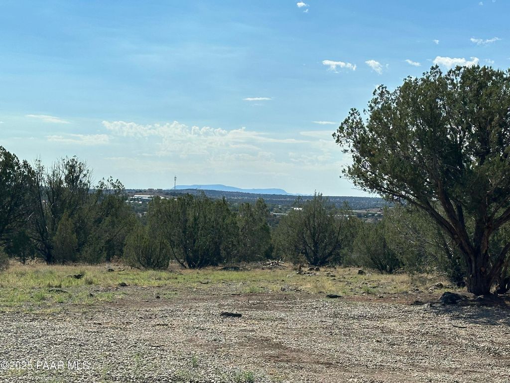 Photo of 1325 W Ralphs Circle, Ash Fork, AZ 86320 (MLS # 1076983)