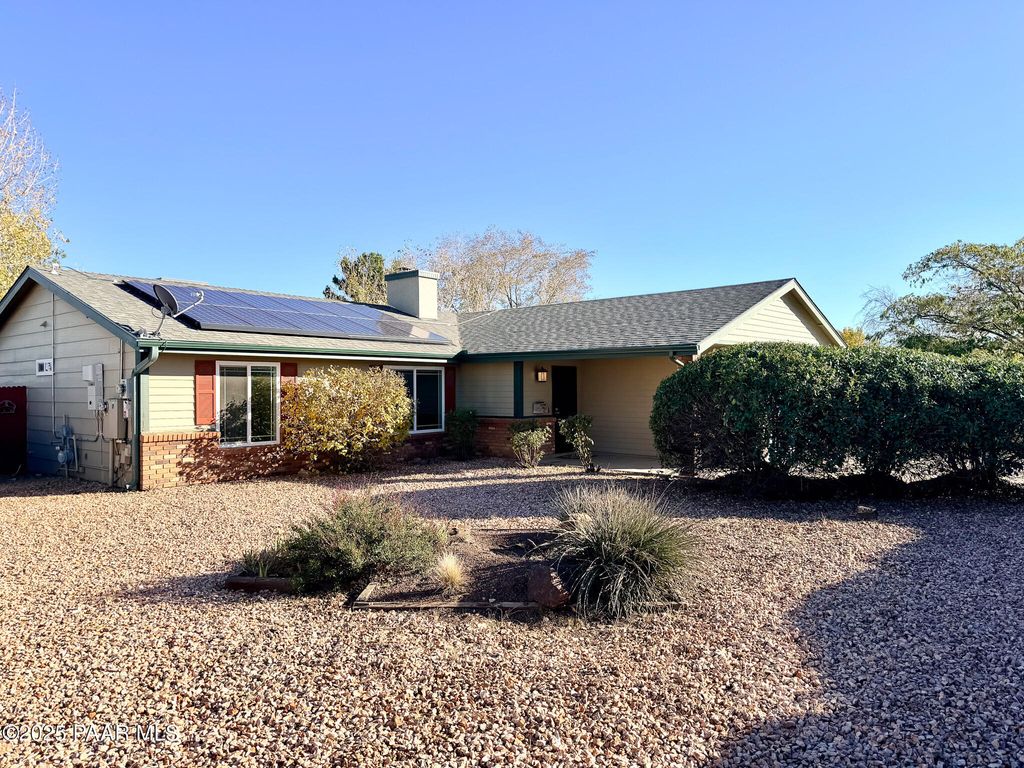 Photo of 4401 N Lone Cactus Drive, Prescott Valley, AZ 86314 (MLS # 1078064)