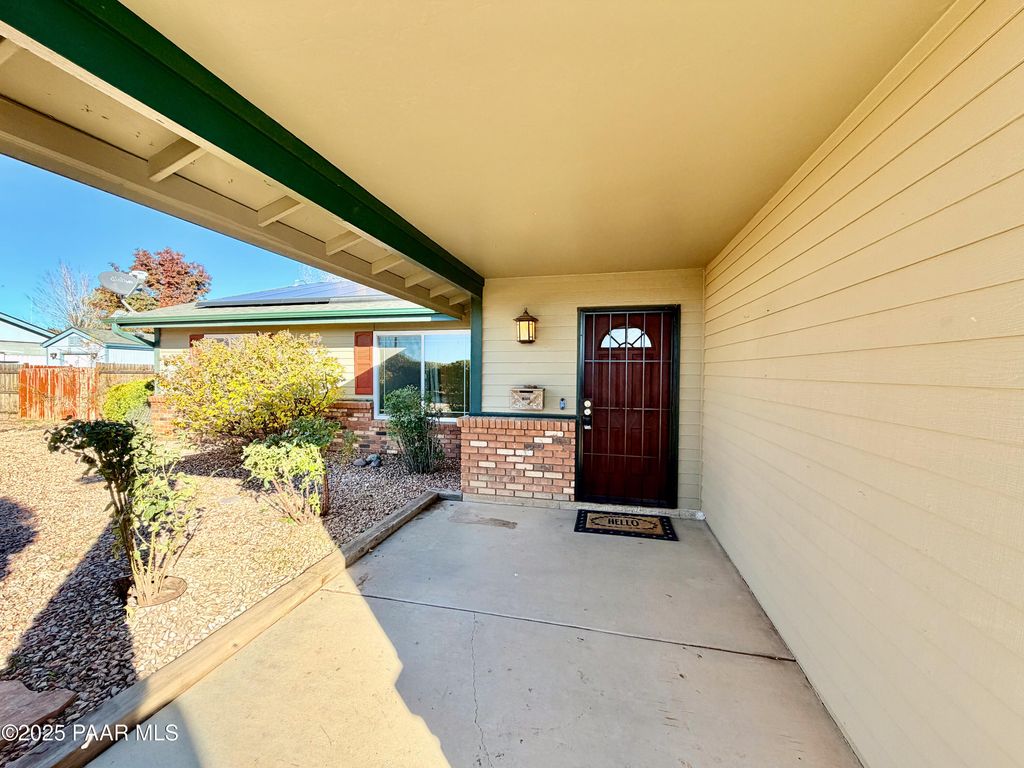 Photo of 4401 N Lone Cactus Drive, Prescott Valley, AZ 86314 (MLS # 1078064)
