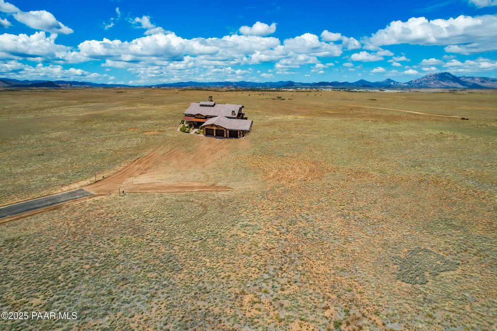 Photo of 8992 Barrel Mesa Road, Prescott Valley, AZ 86315 (MLS # 1077619)