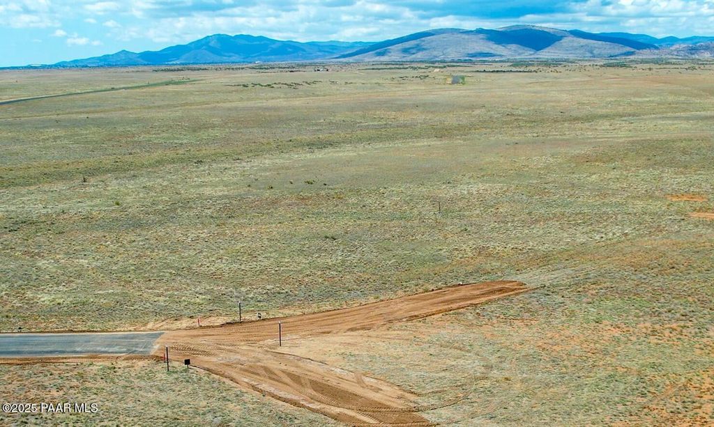 Photo of 8992 Barrel Mesa Road, Prescott Valley, AZ 86315 (MLS # 1077619)