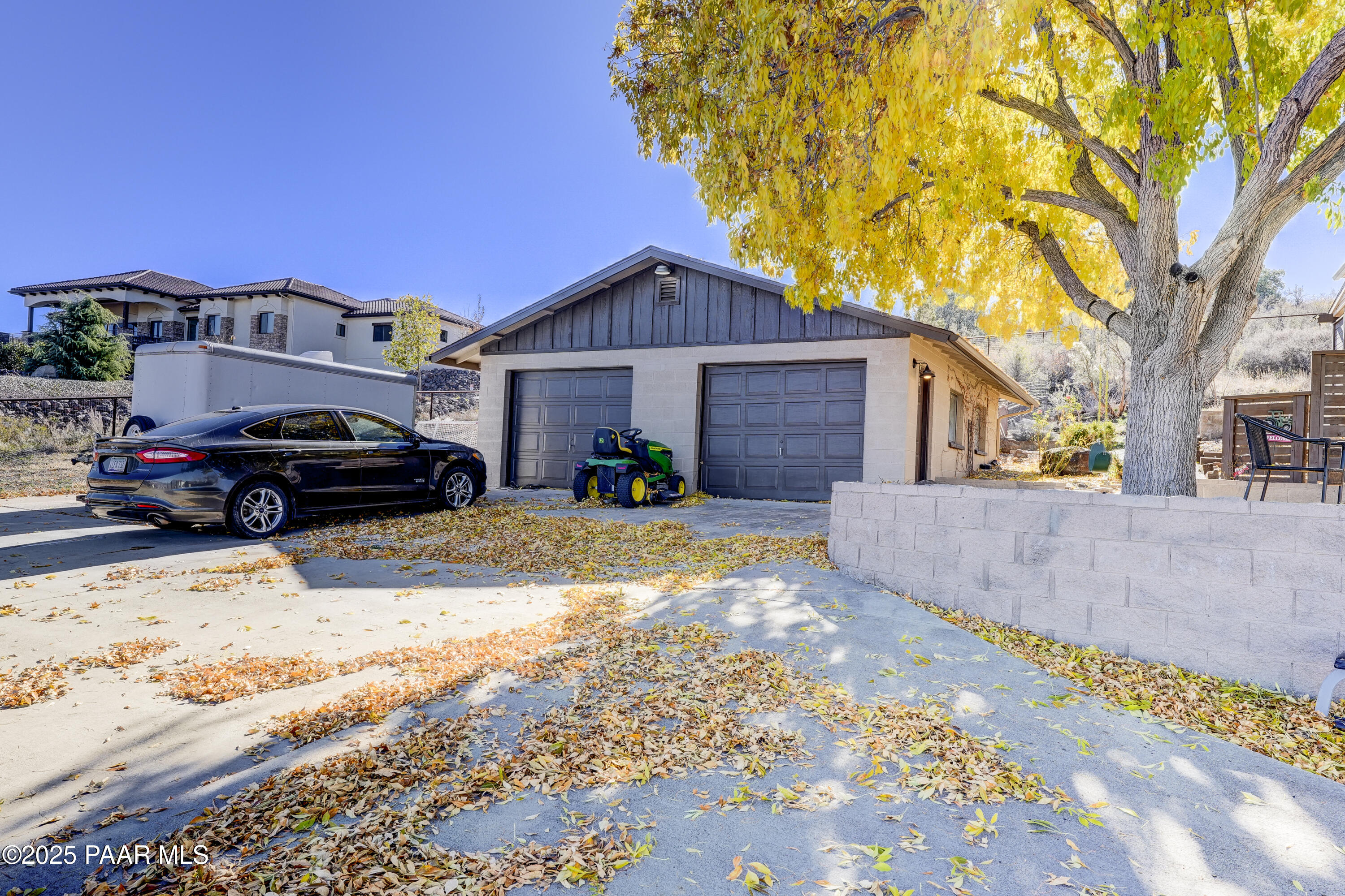 715 N Lakeview Drive