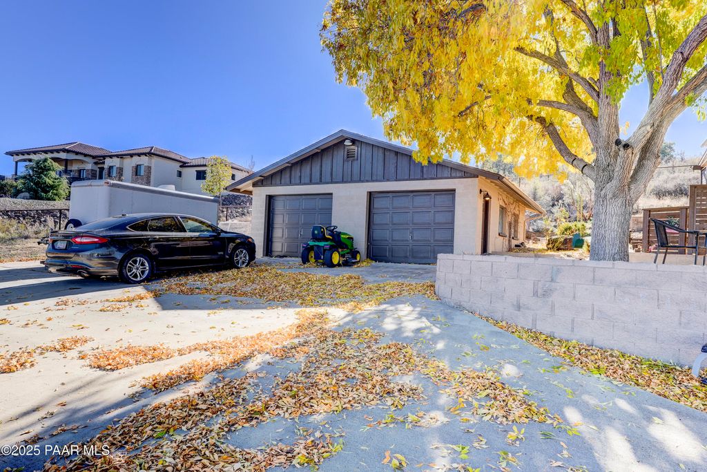 Photo of 715 N Lakeview Drive, Prescott, AZ 86301 (MLS # 1078224)