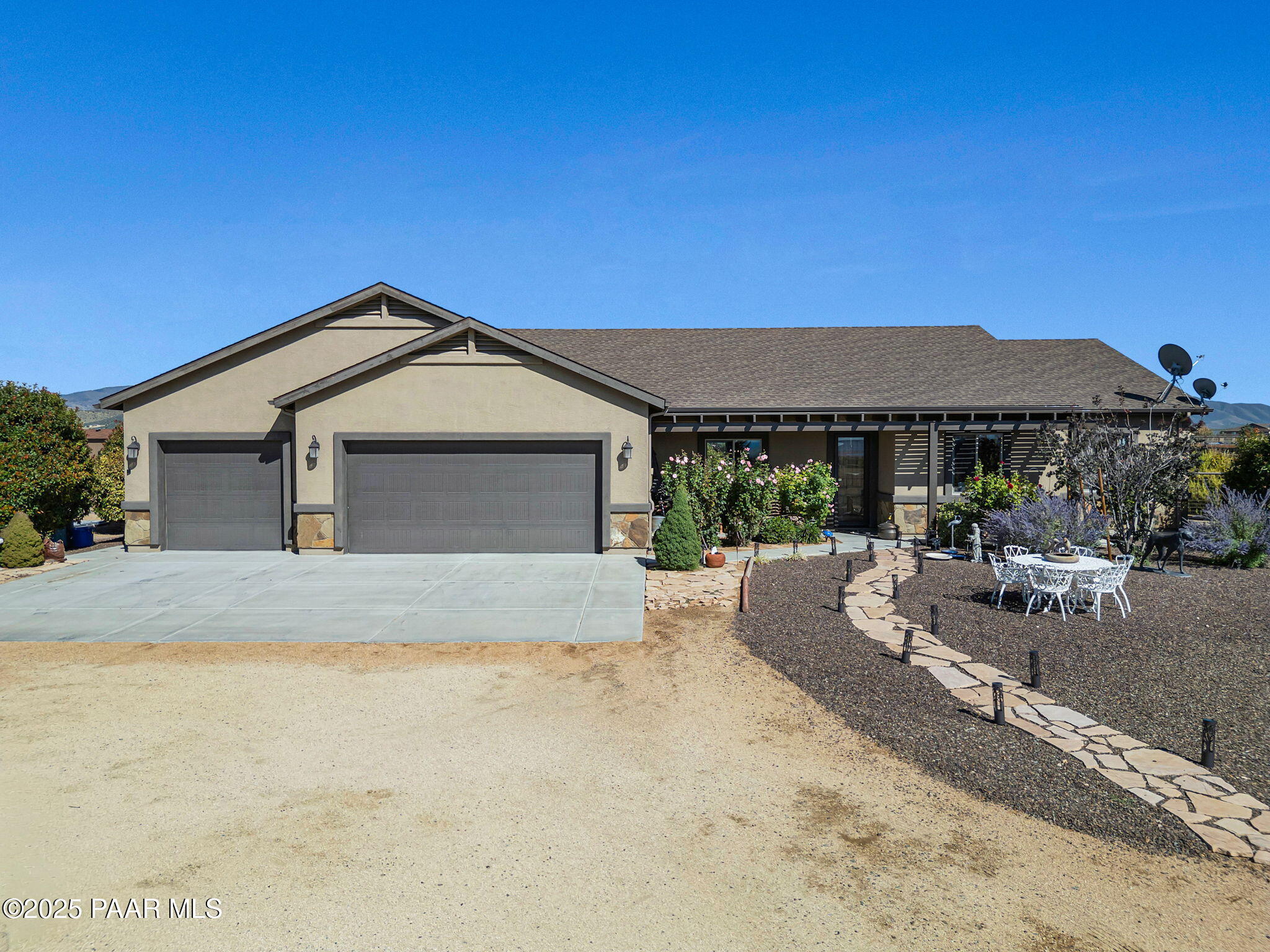 8833 N Grass Valley Lane