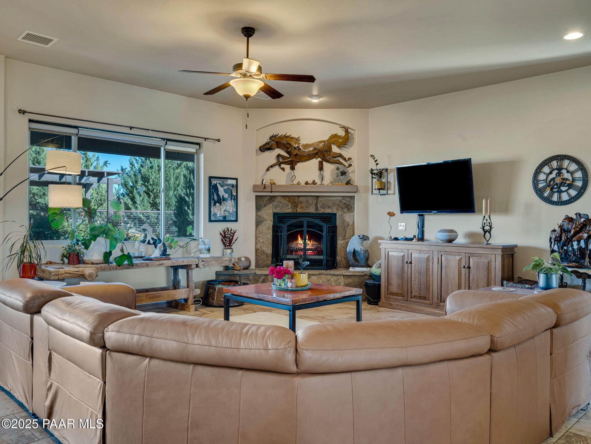 8833 N Grass Valley Lane