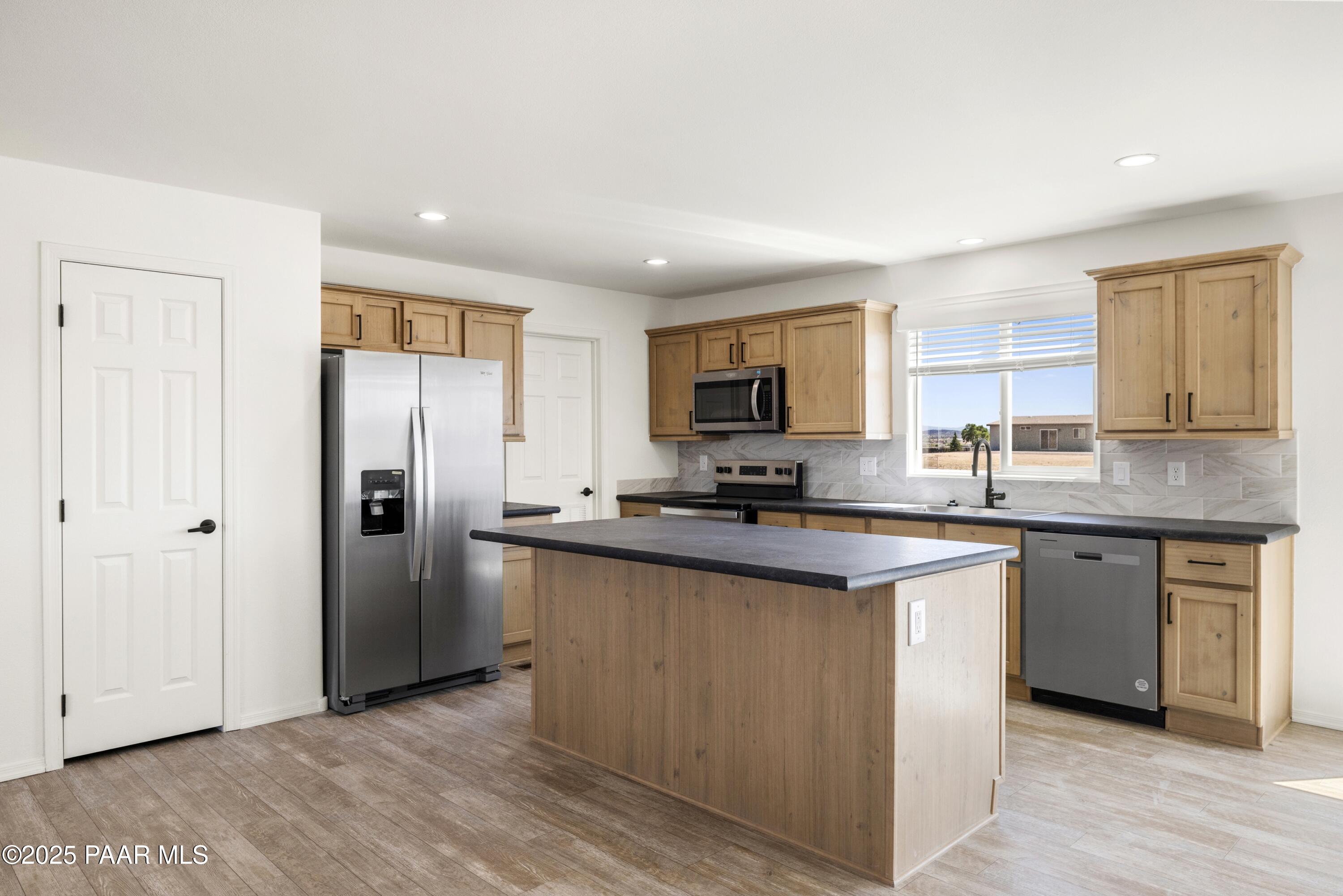 2200 W Monte Vista