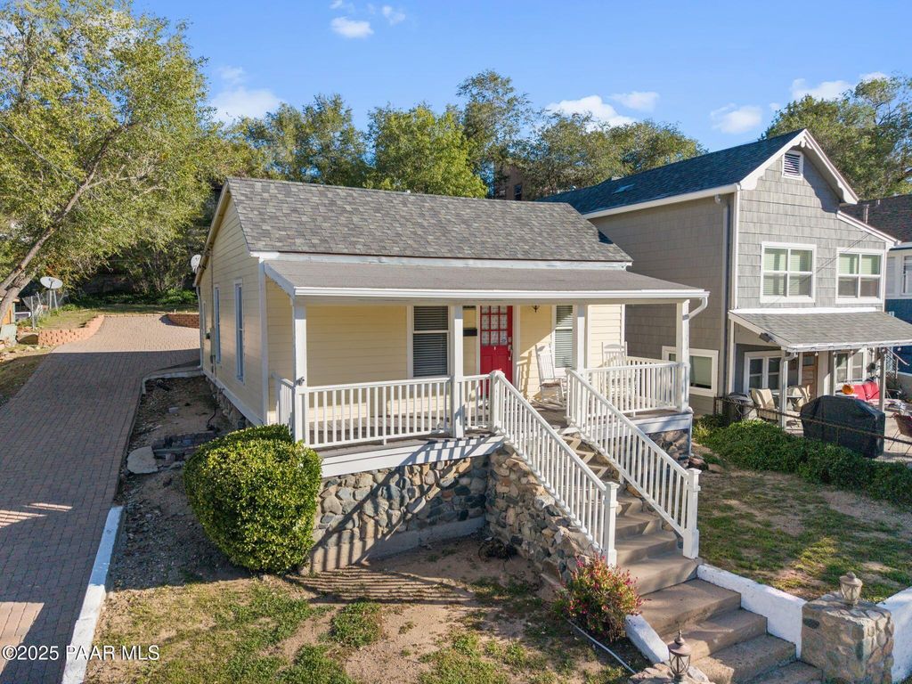 Photo of 216 E Goodwin Street, Prescott, AZ 86303 (MLS # 1077253)