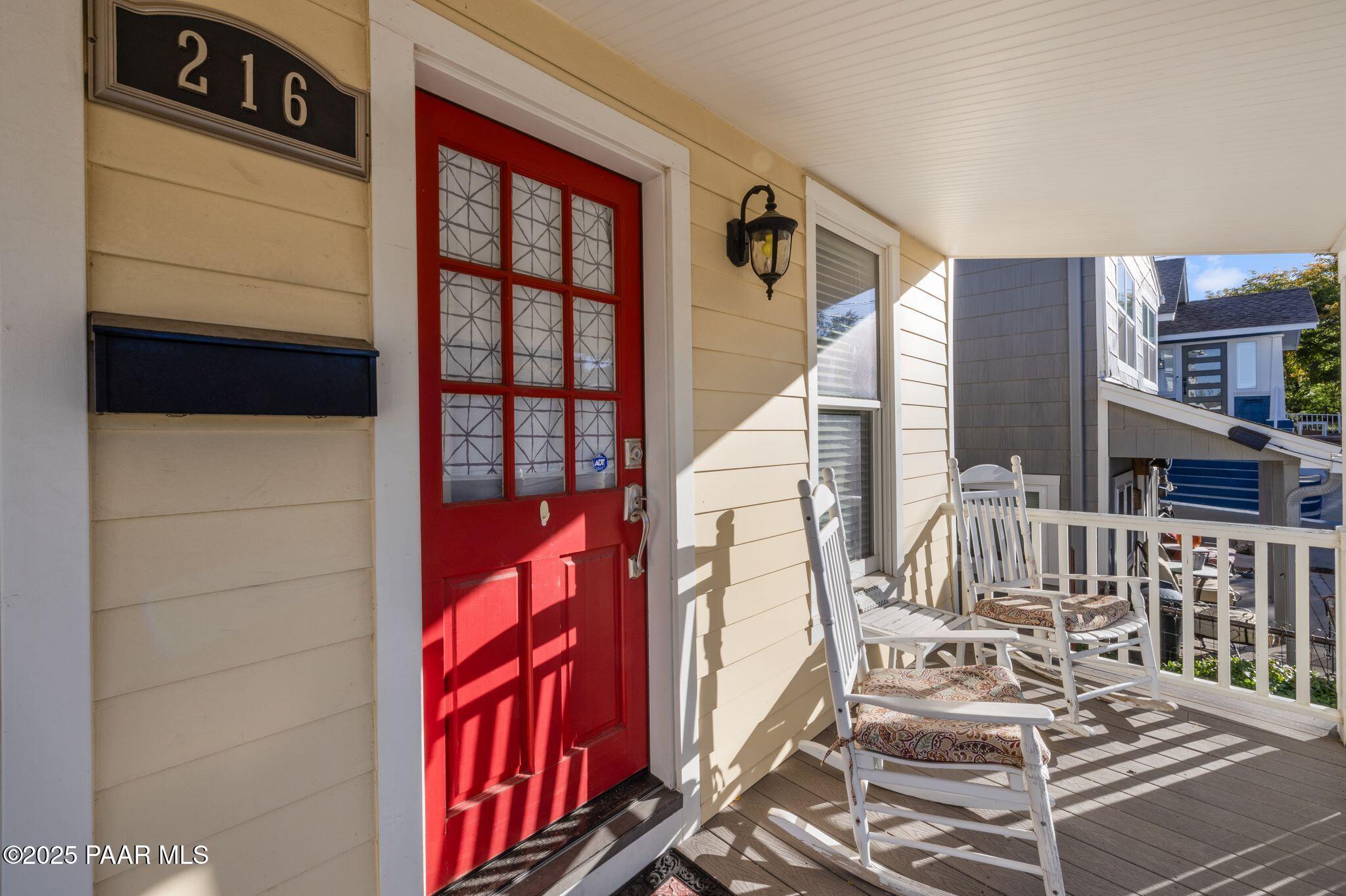 216 E Goodwin Street