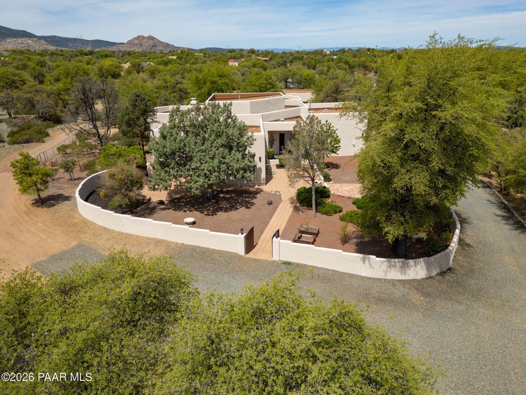 Photo of 2362 W Mountain Oak Road, Prescott, AZ 86305 (MLS # 1081470)