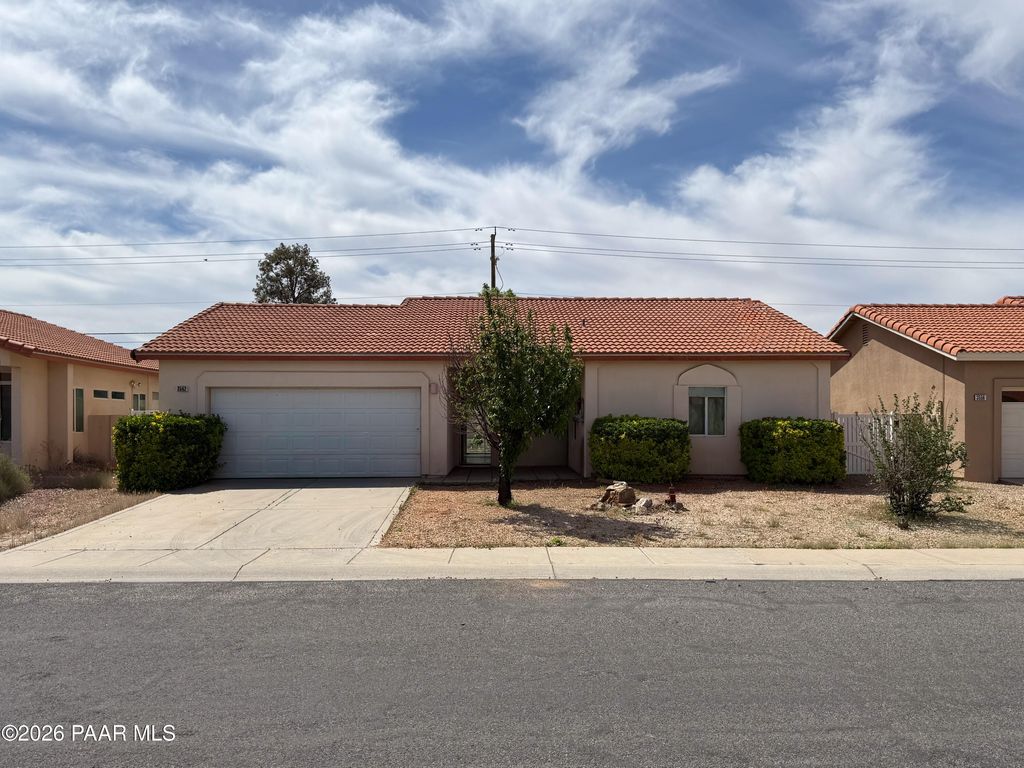 Photo of 3562 Heather Avenue, Kingman, AZ 86401 (MLS # 1081135)