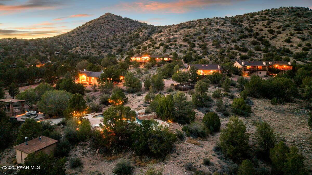 28555 N Feather Mountain Road