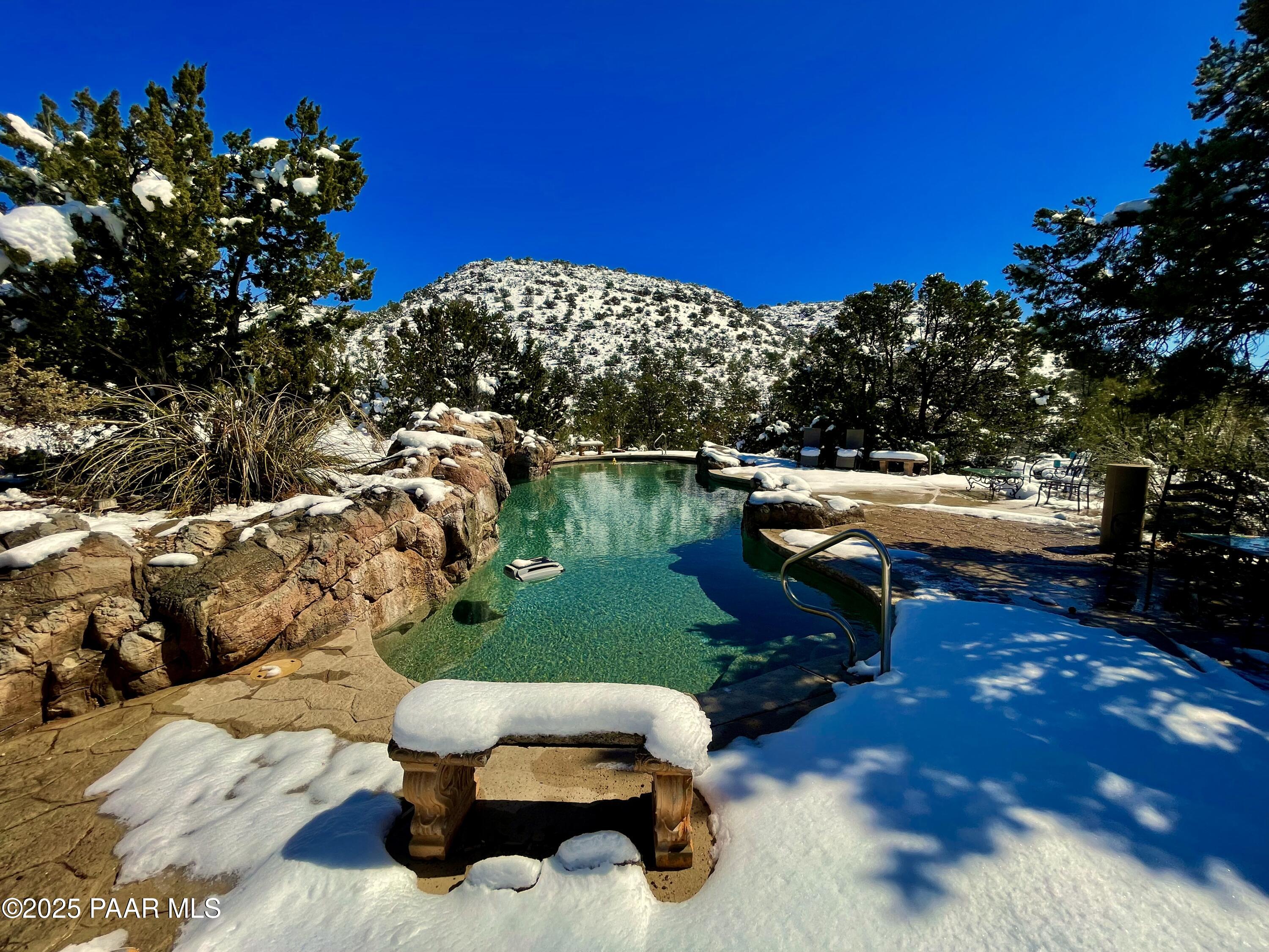 28555 N Feather Mountain Road