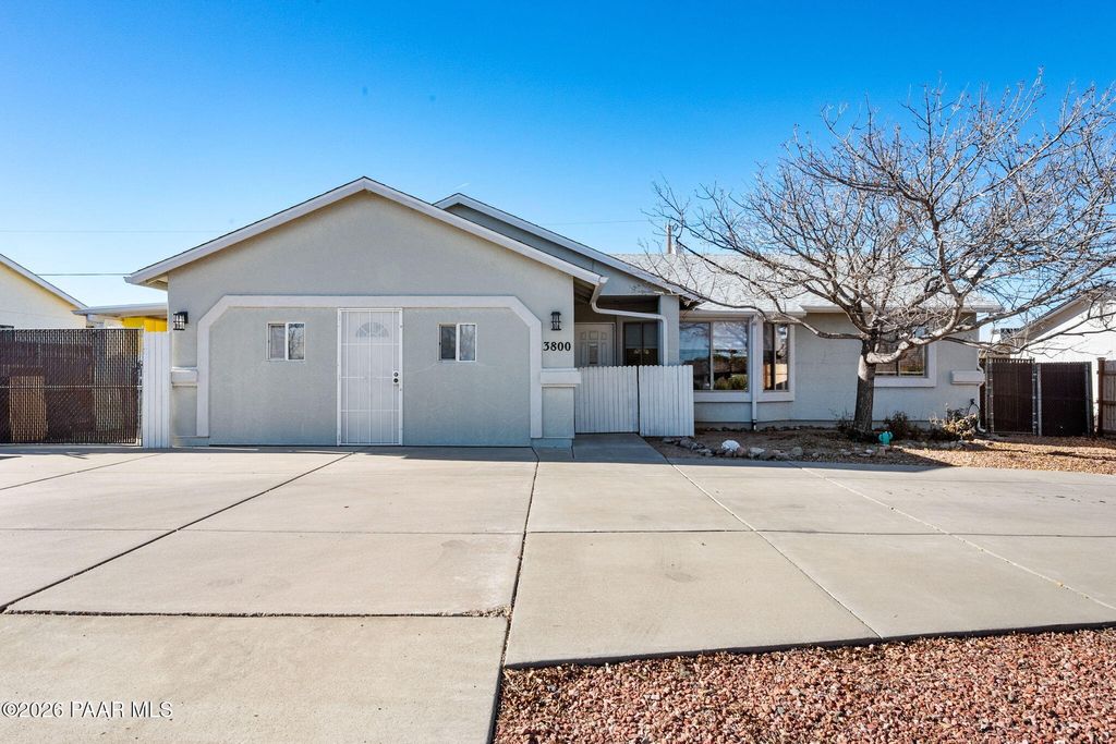 Photo of 3800 N Navajo Drive, Prescott Valley, AZ 86314 (MLS # 1078945)