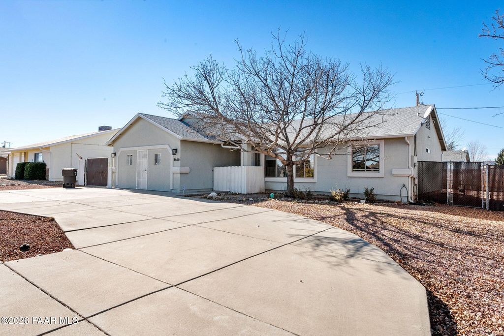 Photo of 3800 N Navajo Drive, Prescott Valley, AZ 86314 (MLS # 1078945)