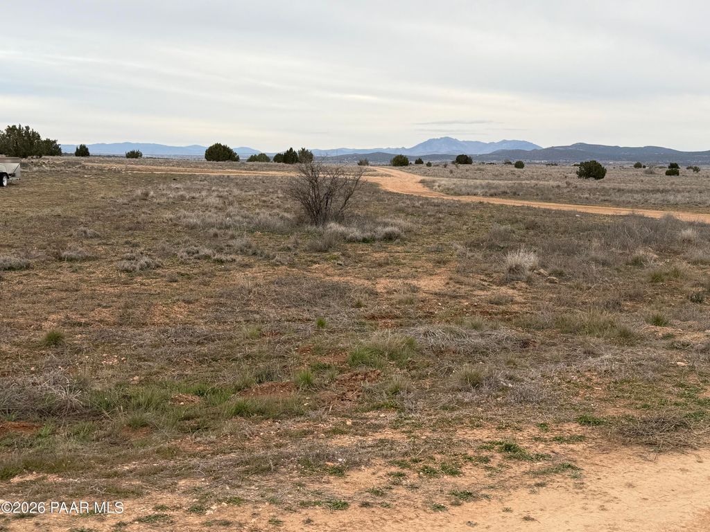 Photo of 317 E Ahonen Road, Paulden, AZ 86334 (MLS # 1079550)