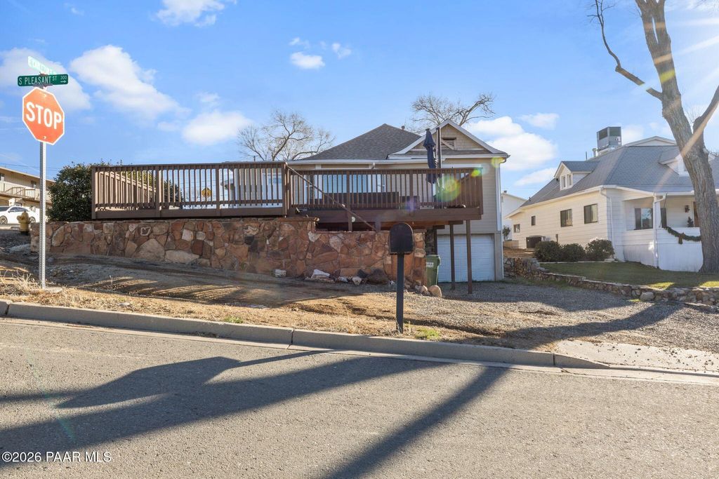 Photo of 303 S Pleasant Street, Prescott, AZ 86303 (MLS # 1078990)
