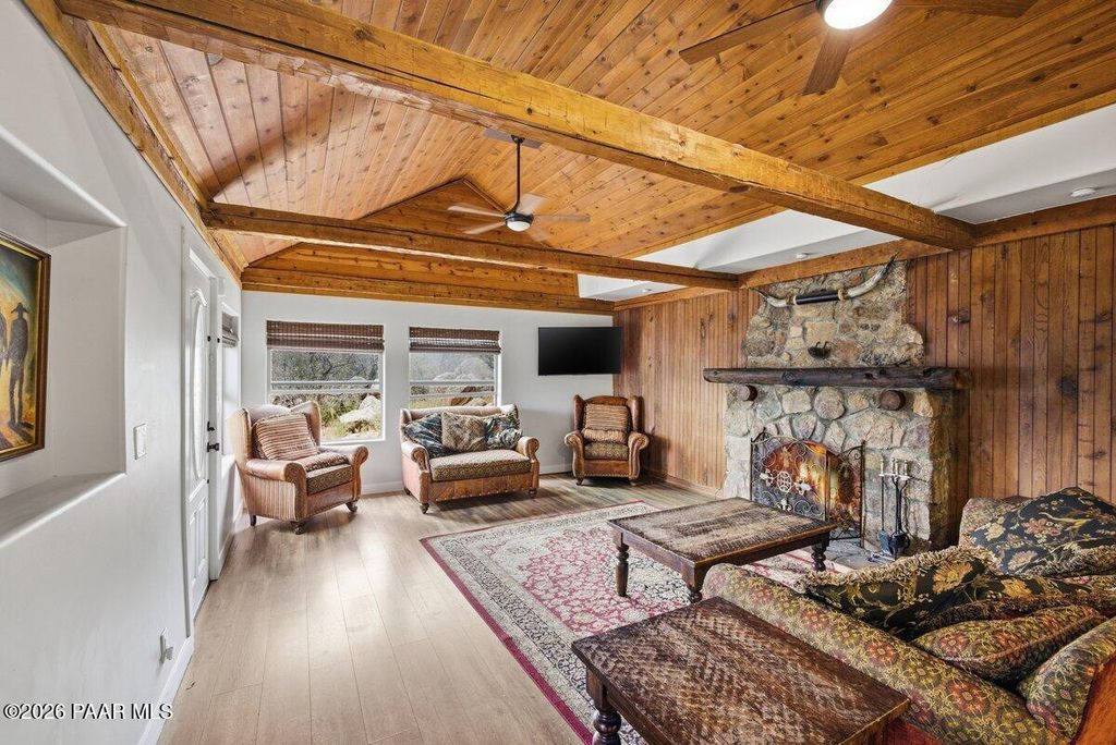 Photo of 864 W Pine Knoll Drive, Prescott, AZ 86303 (MLS # 1081196)