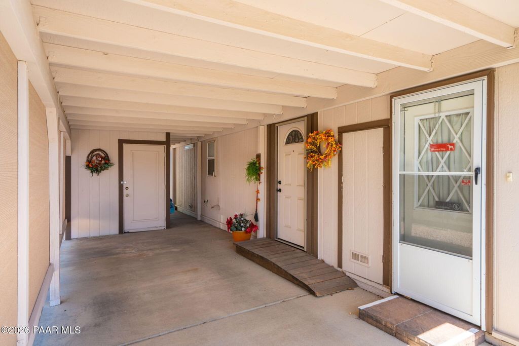 Photo of 633 N Vermillion Drive, Dewey-Humboldt, AZ 86327 (MLS # 1082058)