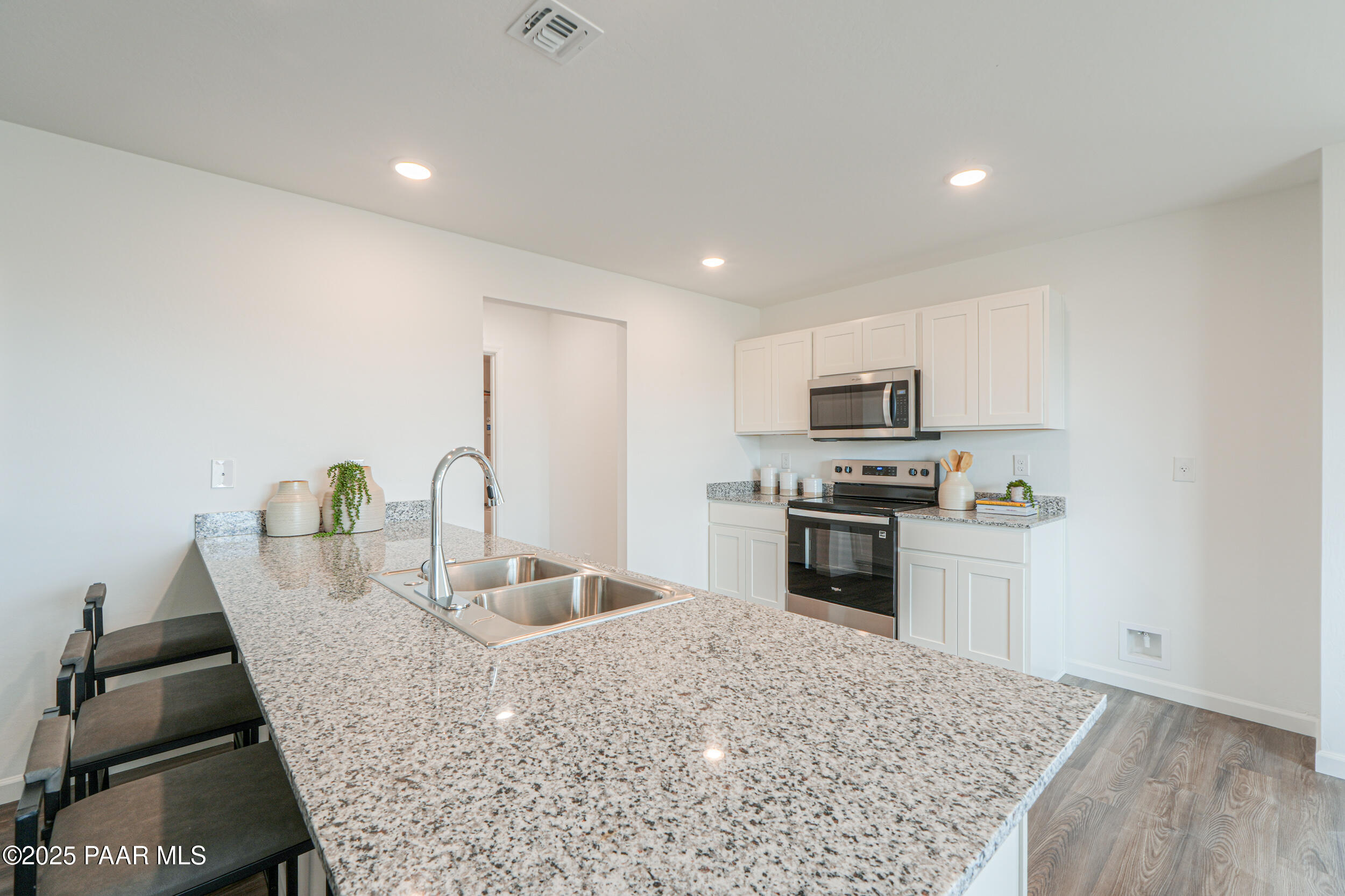 7855 E Huckleberry Trail