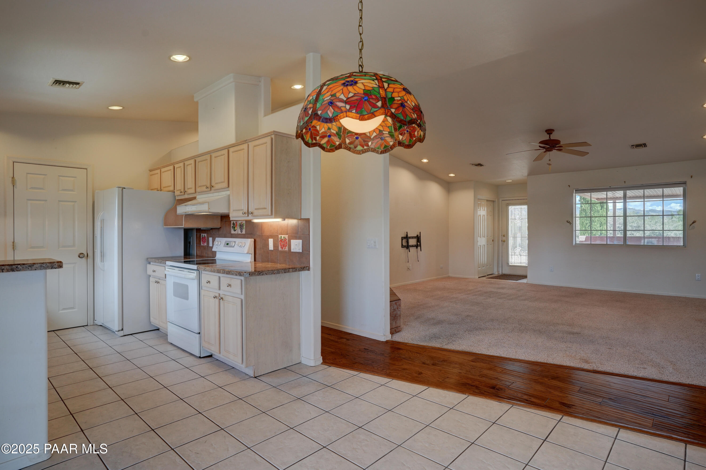 Prescott Valley, Arizona 86314, United States, 3 Bedrooms Bedrooms, ,2 BathroomsBathrooms,Residential,Pending,146285