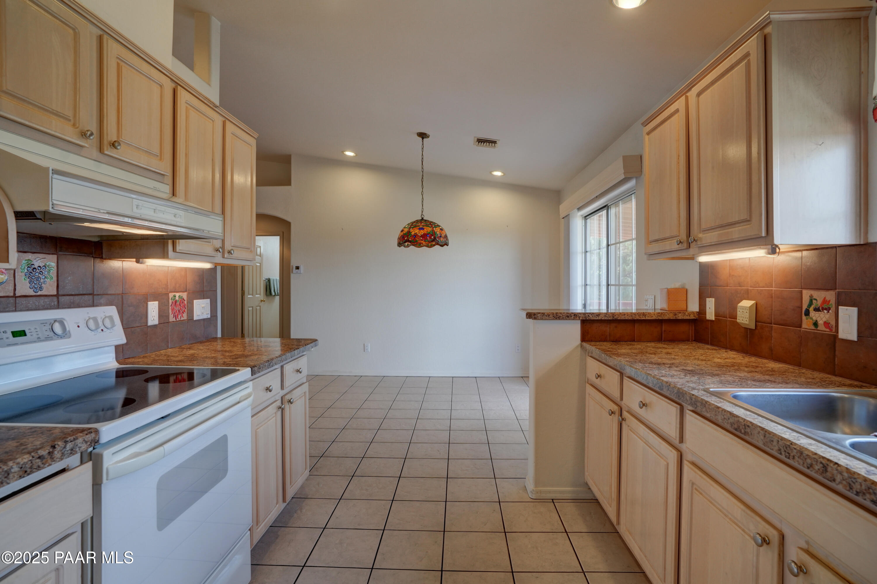 Prescott Valley, Arizona 86314, United States, 3 Bedrooms Bedrooms, ,2 BathroomsBathrooms,Residential,Pending,146285