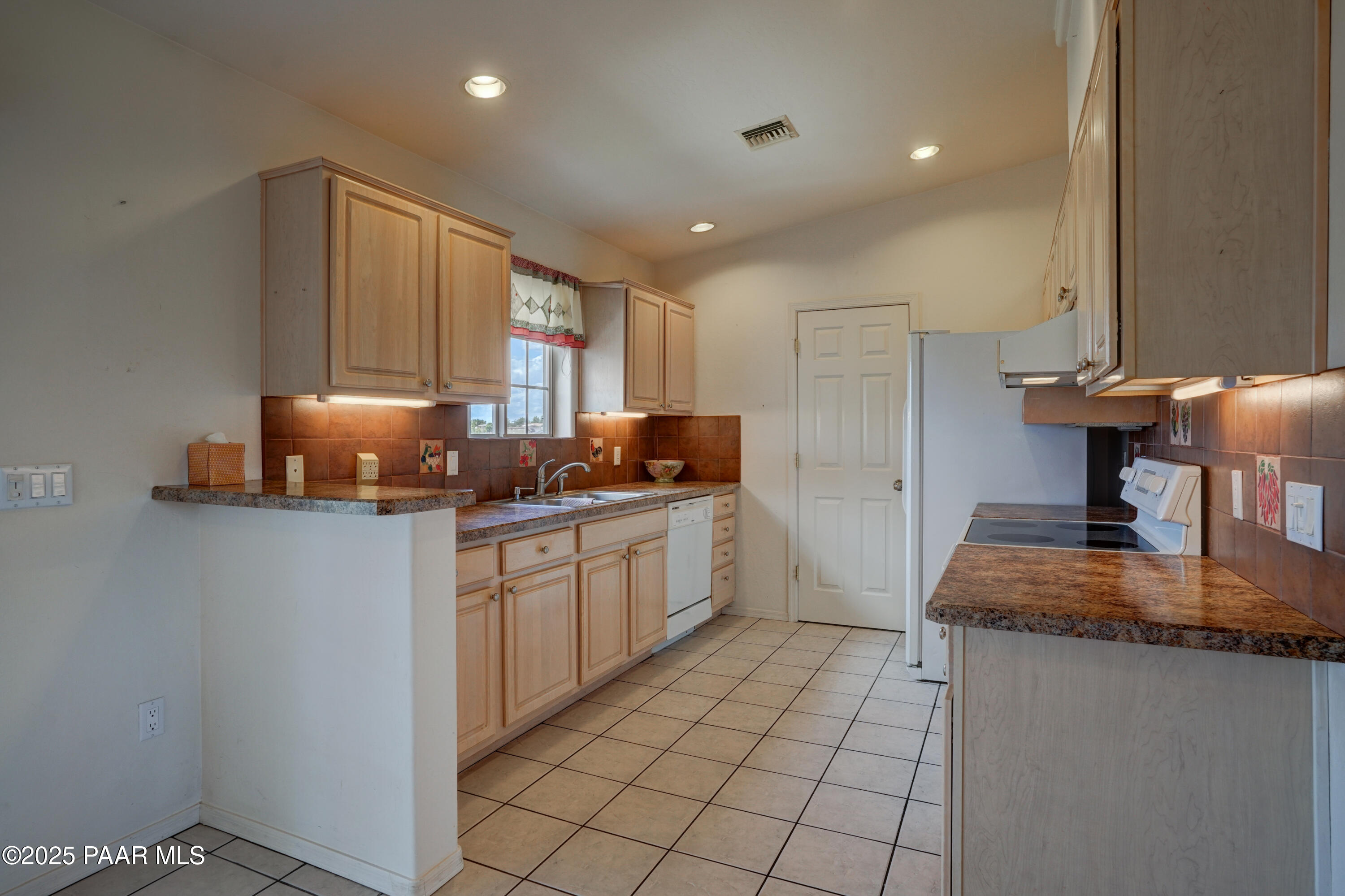 Prescott Valley, Arizona 86314, United States, 3 Bedrooms Bedrooms, ,2 BathroomsBathrooms,Residential,Pending,146285