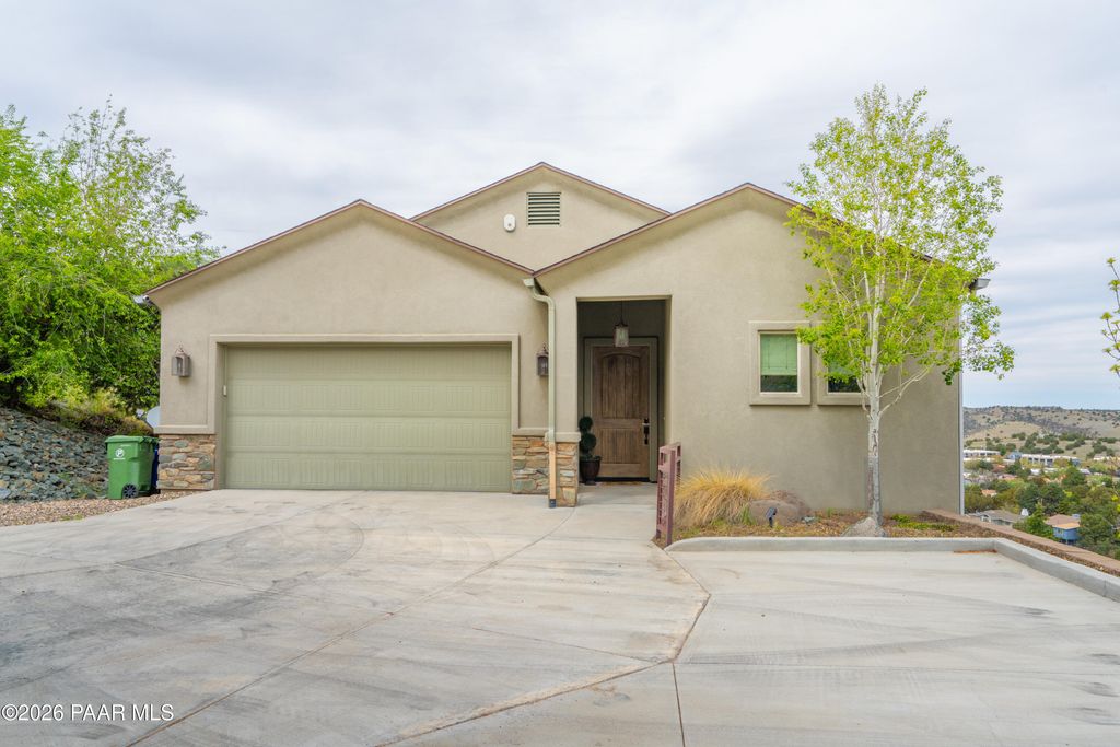 Photo of 237 Point Of View, Prescott, AZ 86303 (MLS # 1080749)