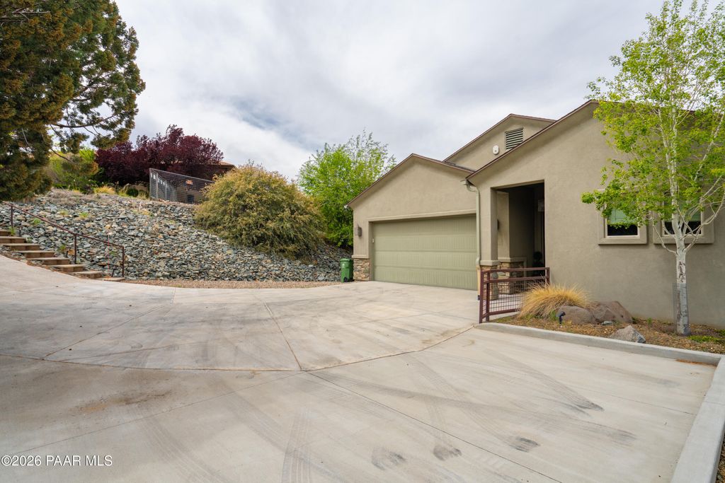 Photo of 237 Point Of View, Prescott, AZ 86303 (MLS # 1080749)