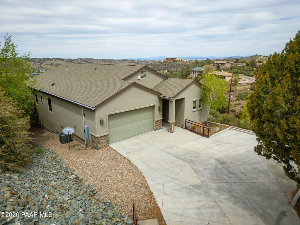 Photo of 237 Point Of View, Prescott, AZ 86303 (MLS # 1080749)