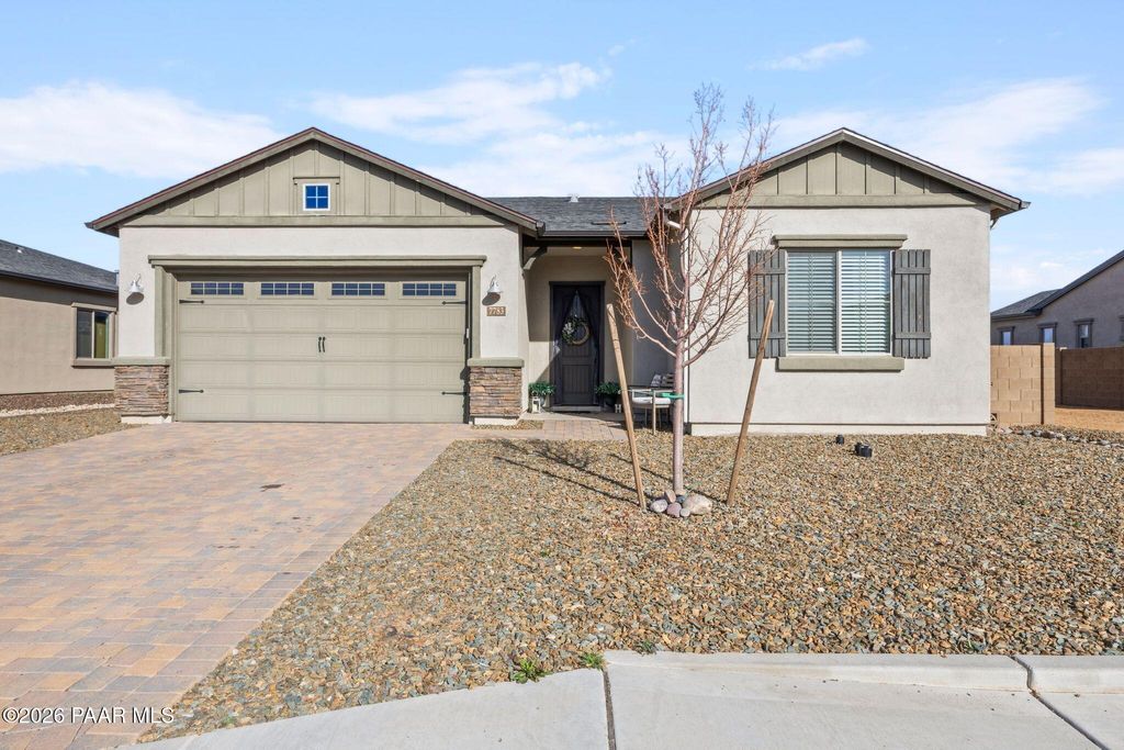 Photo of 7783 E Bella Vista Lane, Prescott Valley, AZ 86315 (MLS # 1079948)