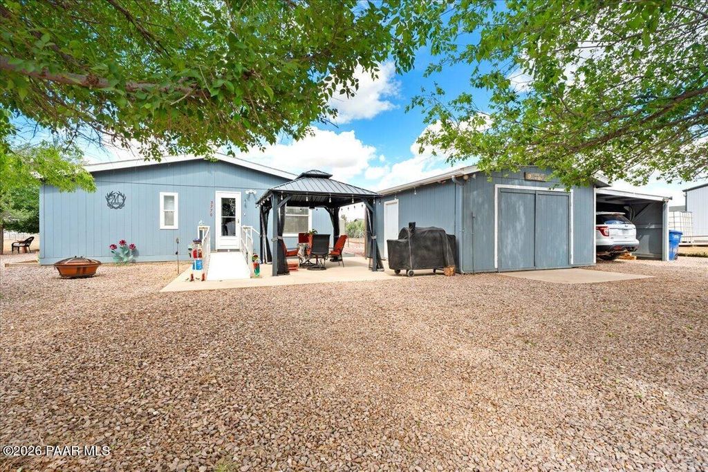Photo of 3770 W Harvest Way, Paulden, AZ 86334 (MLS # 1081816)