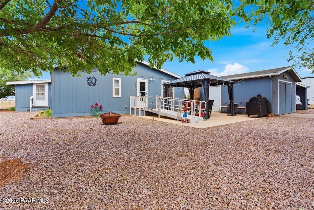 Photo of 3770 W Harvest Way, Paulden, AZ 86334 (MLS # 1081816)