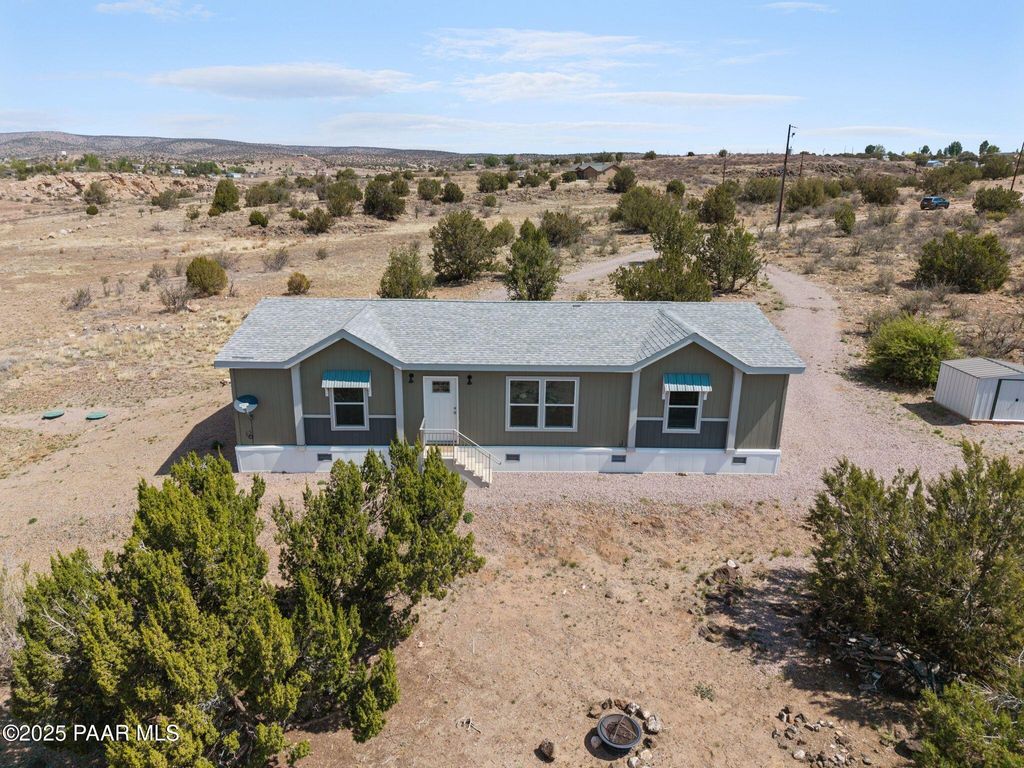 Photo of 24325 N Angel Way, Paulden, AZ 86334 (MLS # 1078959)