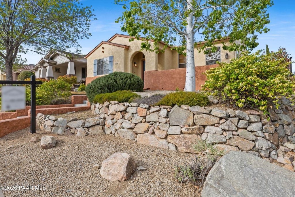 Photo of 7086 E Lantern Lane East Ln, Prescott Valley, AZ 86314 (MLS # 1081604)