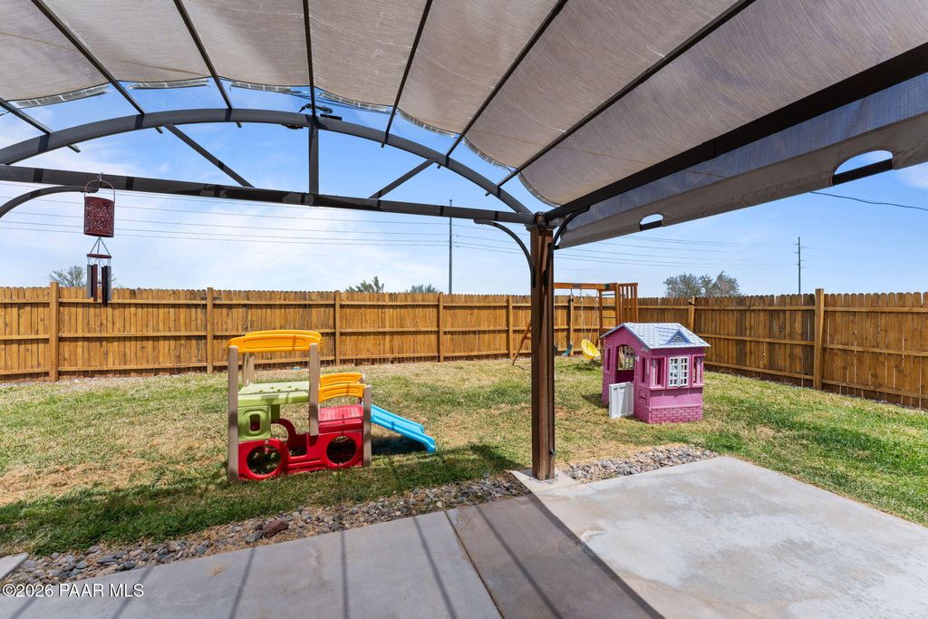 Photo of 456 Reizen Drive, Morristown, AZ 85342 (MLS # 1081607)