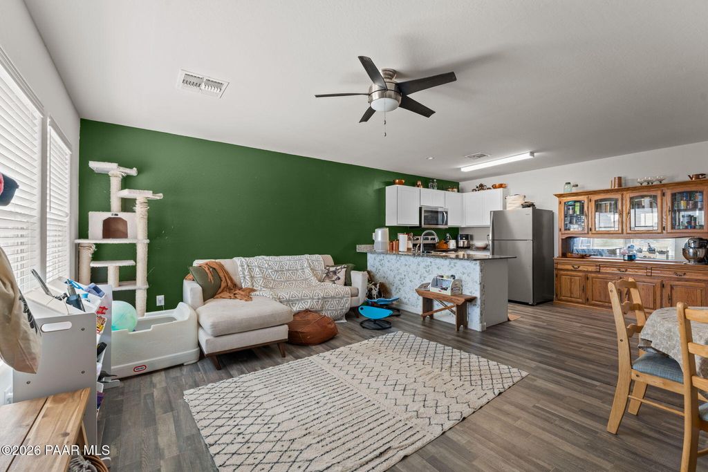 Photo of 456 Reizen Drive, Morristown, AZ 85342 (MLS # 1081607)